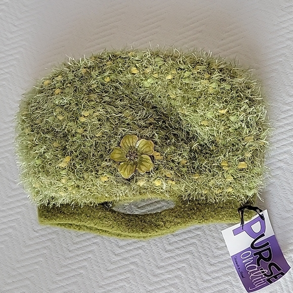 Fun Fur Green Bag with Enamel Flower Snap - Picture 5 of 6